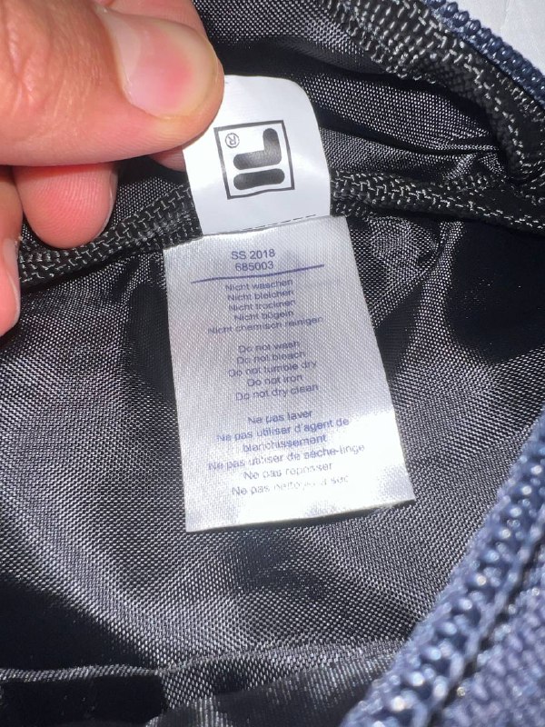 Поясная сумка Fila, темно-синяя, 3 кармана 3