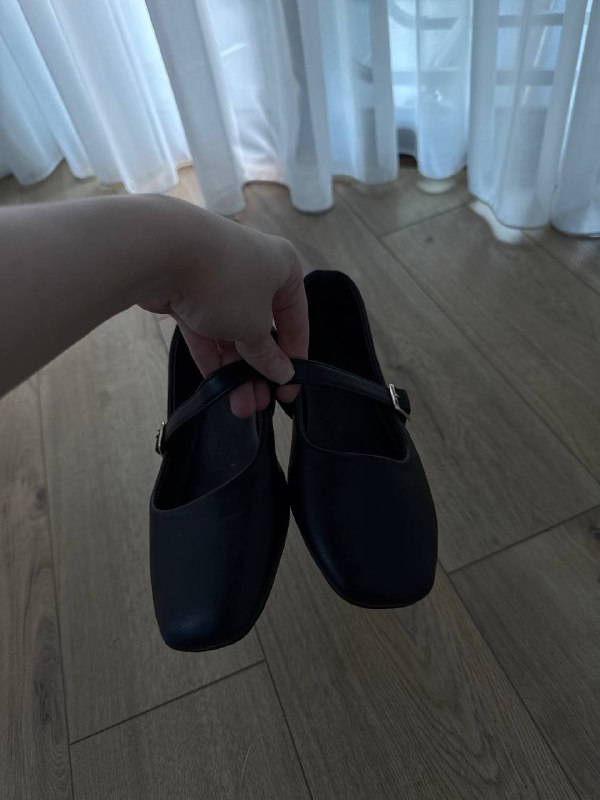 Босоножки на каблуке, белые кеды, черные балетки, босоножки на плоской подошве 5