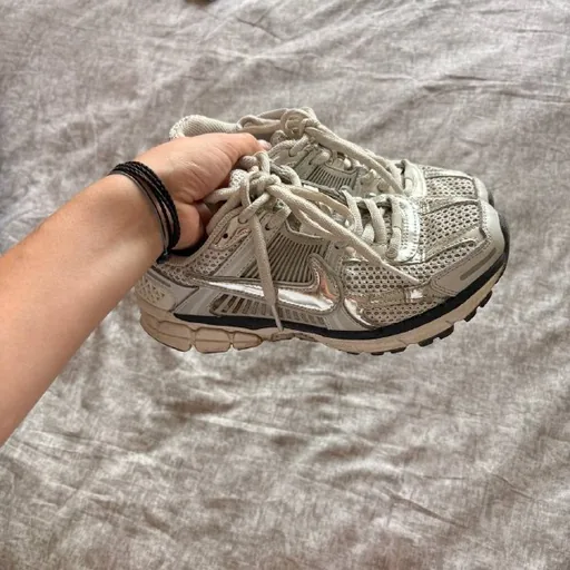 Кроссовки Nike