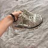 Кроссовки Nike 1