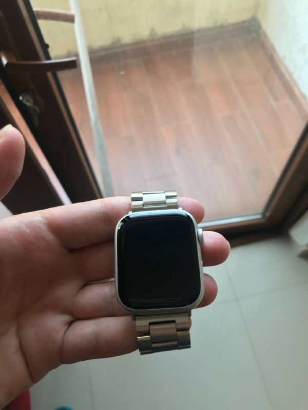 Apple Watch 8 45мм с металлическим браслетом и зарядкой 2