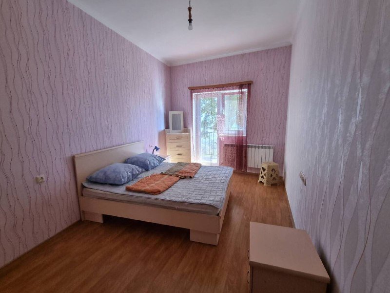 Дом на сдачу в Цхнети, 5 комнат, 3 спальни