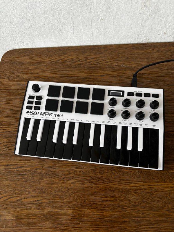 AKAI MPK mini 2