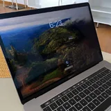 MacBook Pro 15" 2018 4