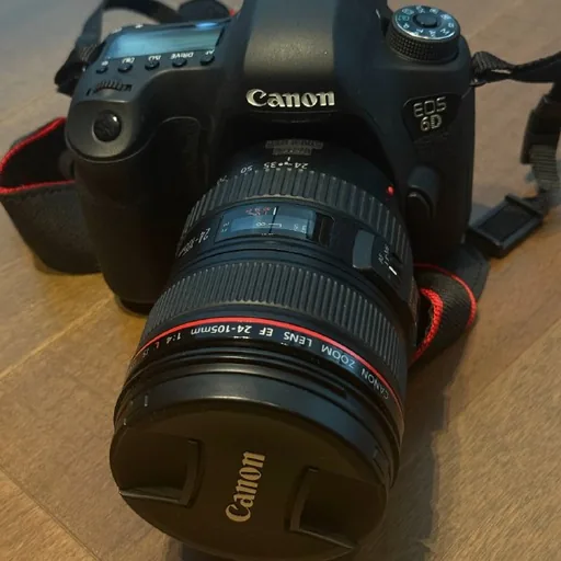 Canon EOS 6D, объектив 24-105мм, зарядка, аккумуляторы, сумка