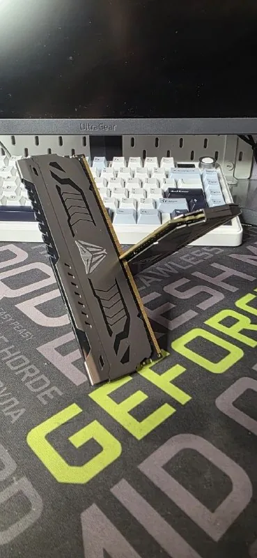 Оперативная память DDR4 Viper 16 ГБ 1