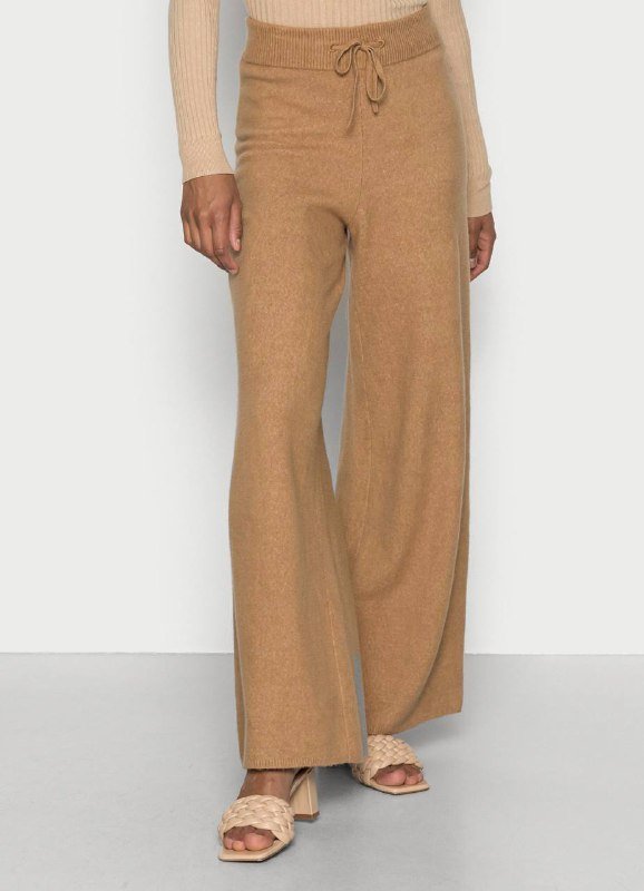 жилет ZARA, джинсы Massimo Dutti, кардиган Massimo Dutti, свитер Massimo Dutti, брюки Massimo Dutti, костюм Tommy Hilfiger, боди Calvin Klein, боди Guess, кардиган Zara 7