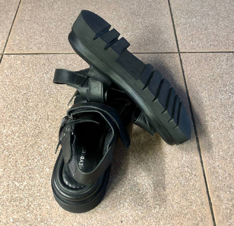 Черные кожаные сандалии 37-39 размер 4