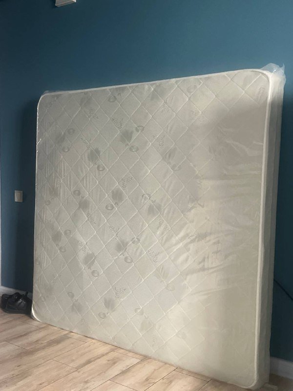 Новый без пружинный матрас 150x160 см