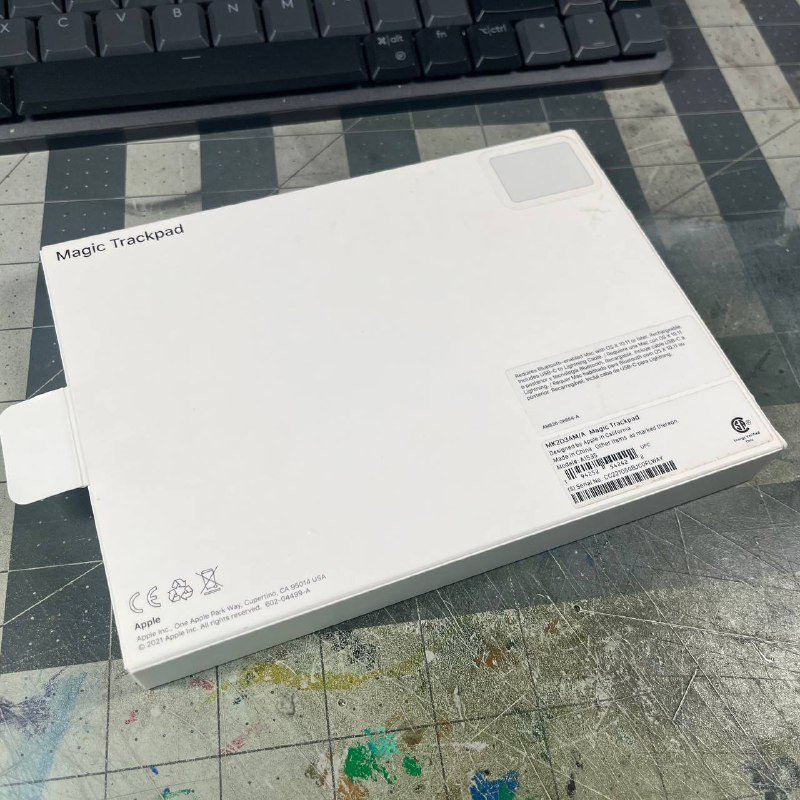 Magic Trackpad 2 lightning в комплекте 3