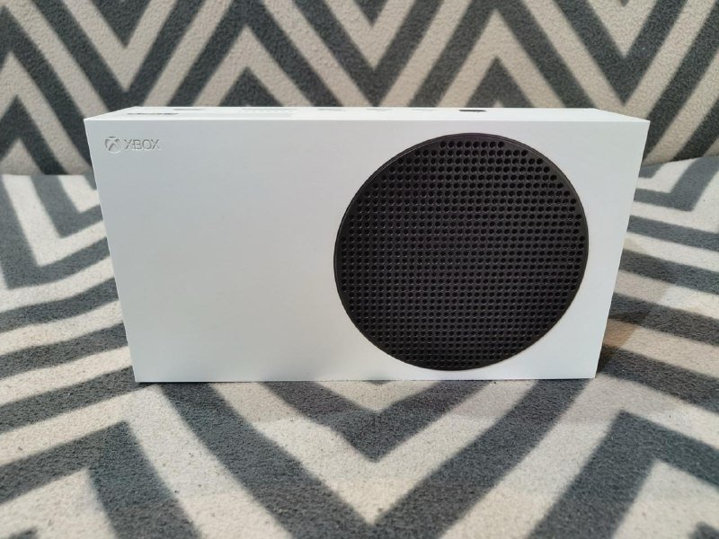 Xbox Series S 512 GB, джойстик, провода 3