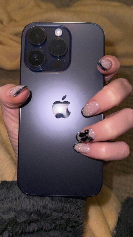 IPhone 14 Pro темно-фиолетовый с защитным стеклом и чехлами 1