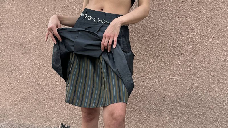 Silver skirt with belt Size S 2