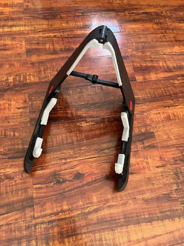 Подставка для гитары