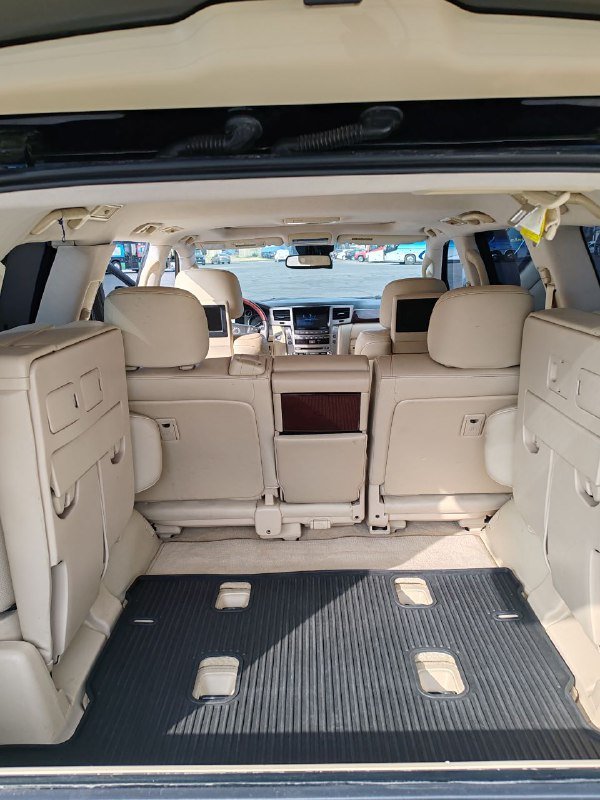 Lexus LX 570 внедорожник черный 3