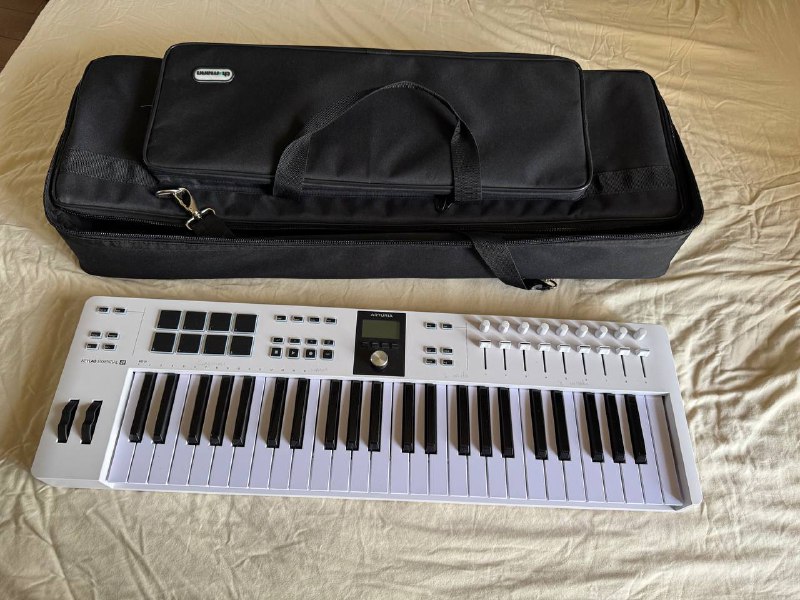 Arturia Keylab Essential 49 MK3 миди-контроллер