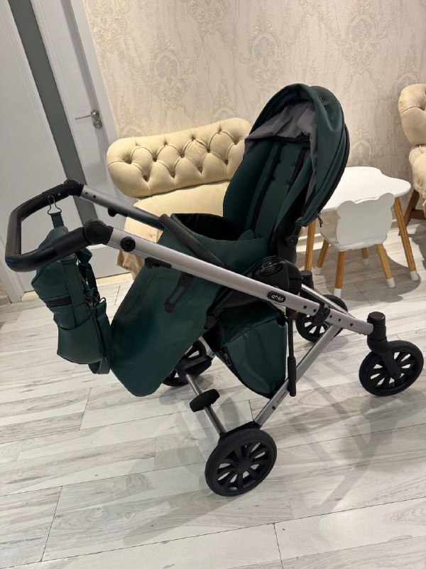 Тостер, шторы с карнизом, коляска Anex 6