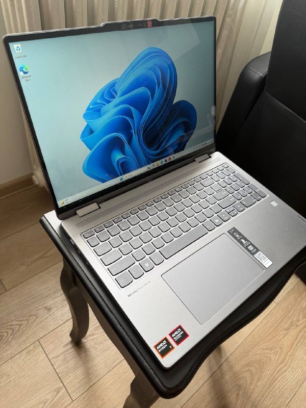 Lenovo Yoga 7 2-in-1 16" Touchscreen Laptop 3