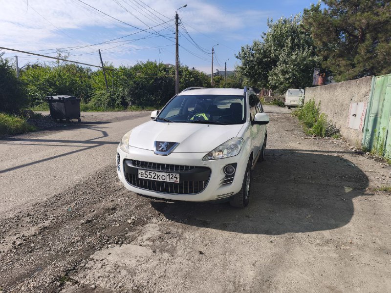 Peugeot 4007 2012 года 2