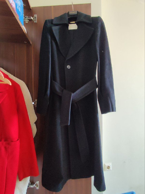 Пальто красное тёплое, Пальто чёрное кашемировое, Куртка кожаная 3