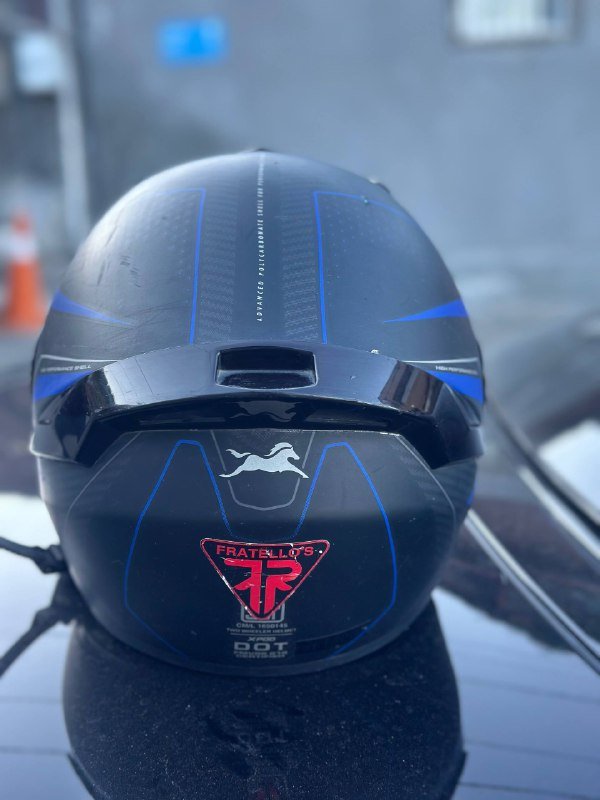 мото шлем Л размер с наушниками и микрофоном