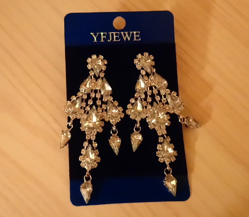 Серьги женские новые эффектные