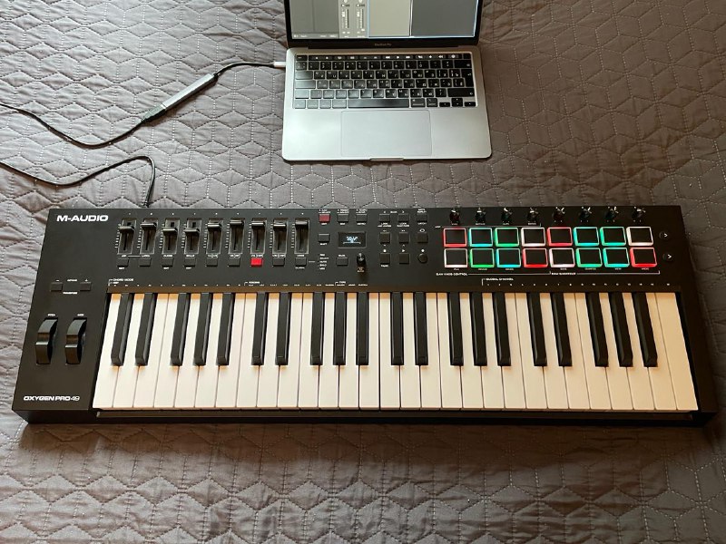 M-Audio Oxygen Pro 49 MIDI-клавиатура