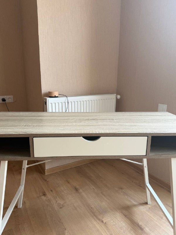 Стол Jysk 120х48 с тремя отсеками 2