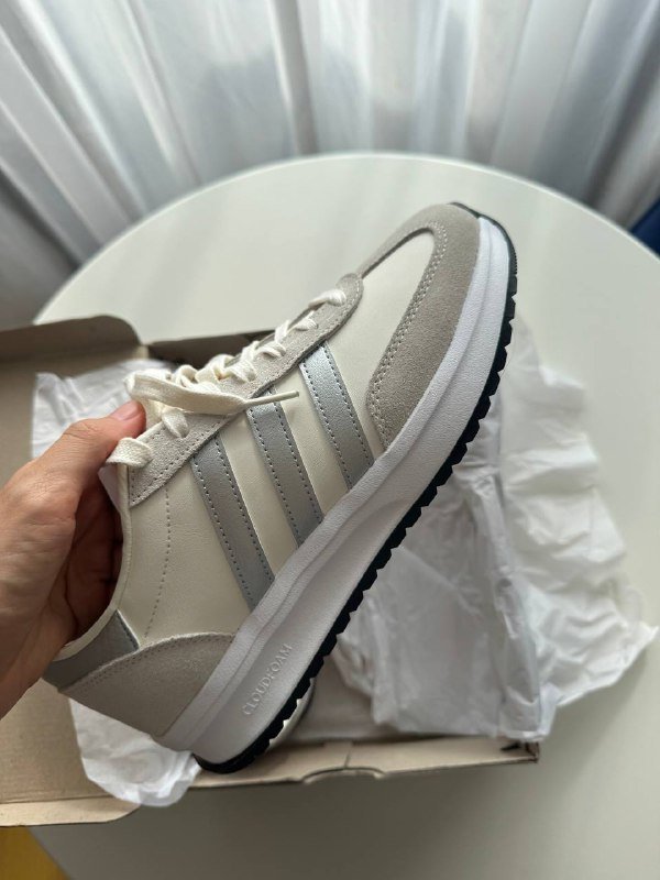 Кроссовки adidas новые 40 размер женские 2