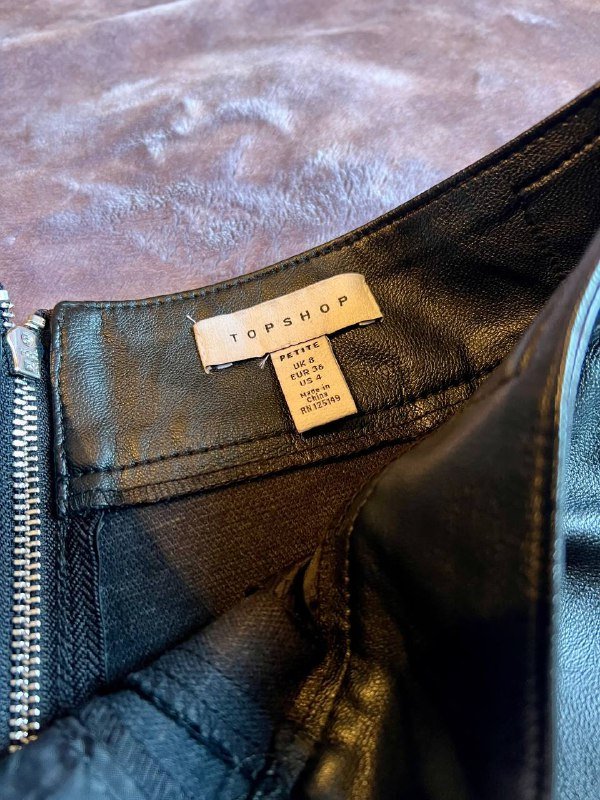 Юбка кожаная черная 36 размер 4