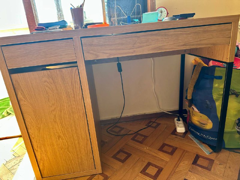 Стол IKEA MICKE