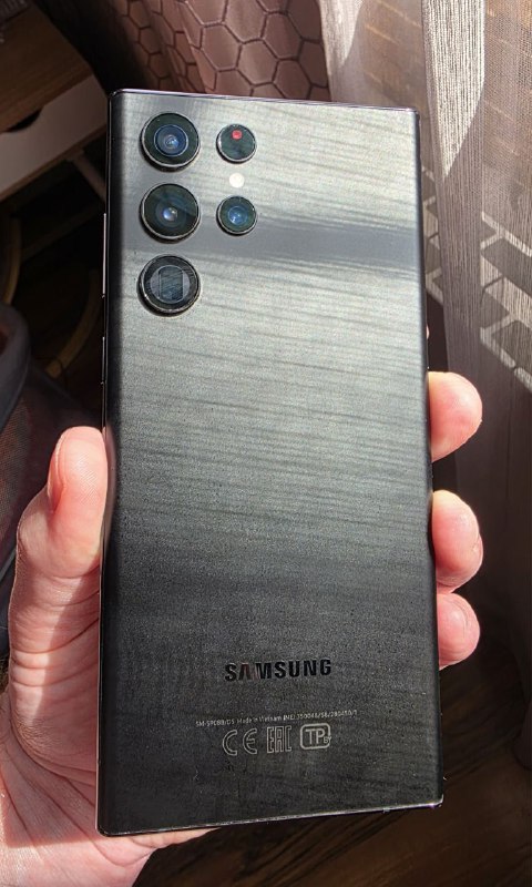 Samsung Galaxy S22 Ultra 2