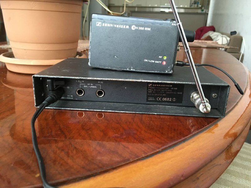 Персональная мониторинговая система Sennheiser 2
