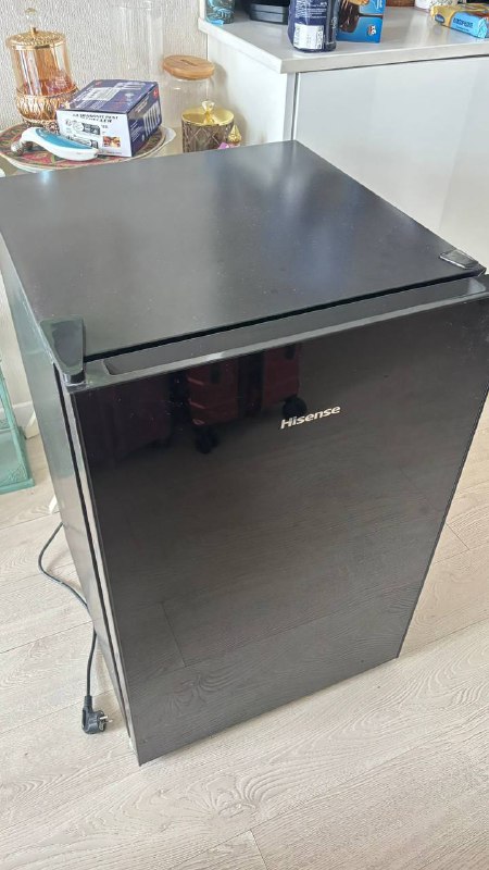 Холодильник Hisense