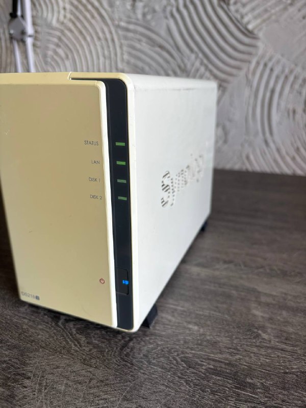 NAS Synology Disk Station DS218j с 2 дисками 3000Gb 1