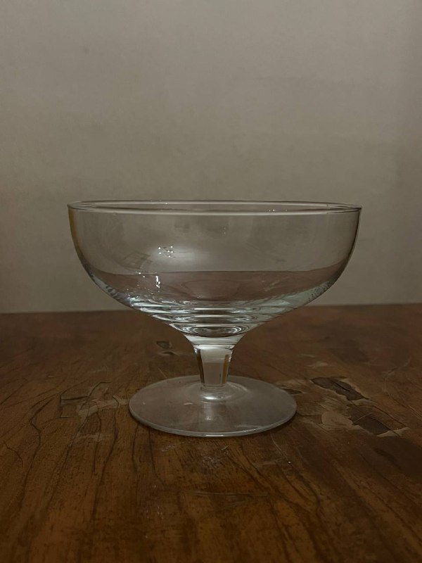 Женские макасины, салатница, лампа, холсты, деревянная миска, подставка, шкаф, ящик, стаканы, конфетница 10