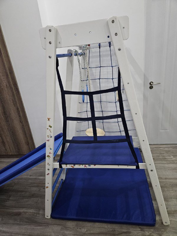 Деревянный спорткомплекс с горкой и качелями 2