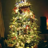 Искусственная елка с имитацией снега 2