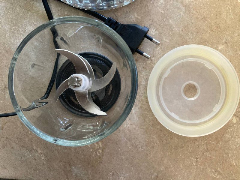 Блендер-измельчитель с двумя стеклянными контейнерами 3