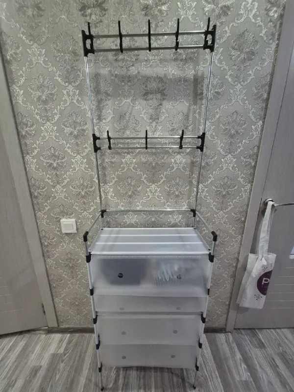 Mini hallway unit, plastic chest of drawers