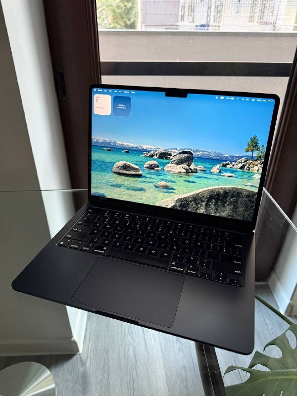 MacBook Air M2 13 inch 8GB 256GB SSD 2