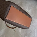 Michael Kors-ის ჩანთა 3