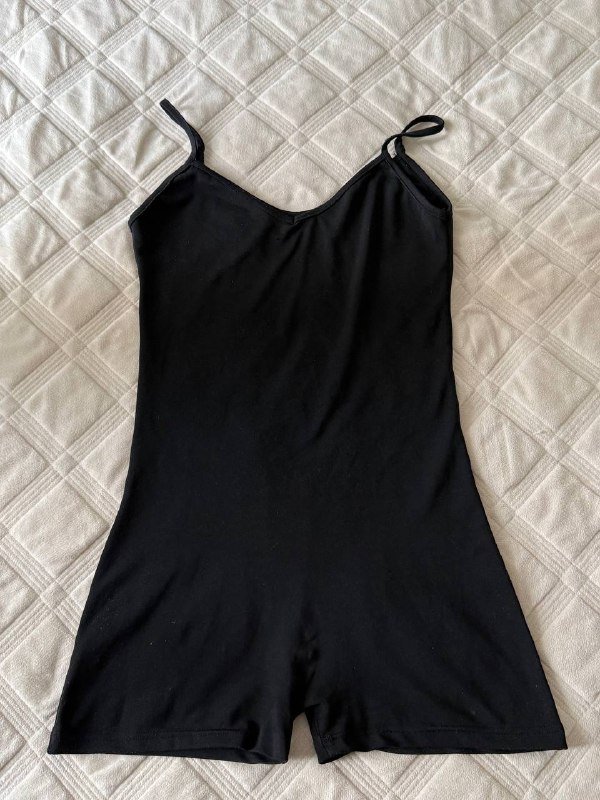 футболки скимс, топы, комбинезоны, платья 6