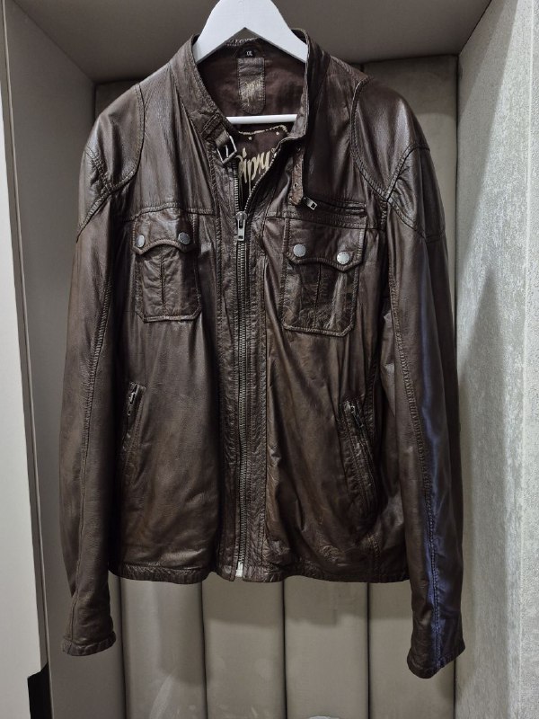 Часы Diesel, футболка Diesel, кроссовки Lacoste, куртки кожаные Gipsy, Nike Blazer 8