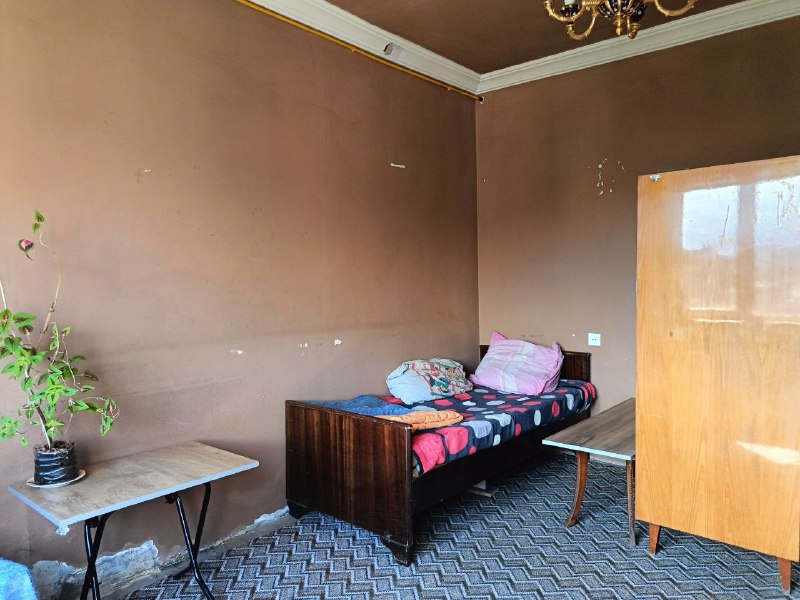 Комната в трёхкомнатной квартире в Батуми 2