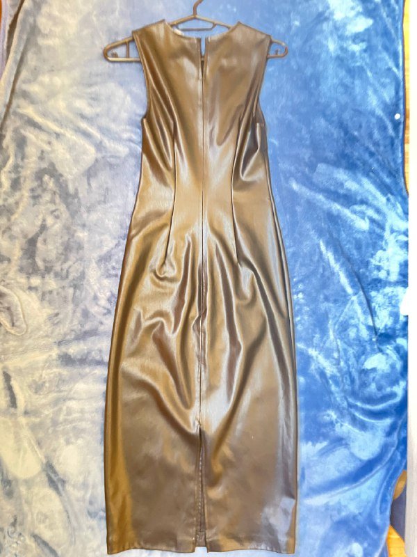 толстовка бежевая, платье кожзам, рубашки темно-серая и светло-серая 7