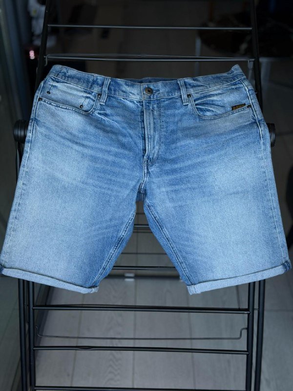 Рубашки Tommy Hilfiger, G-Star RAW; Джинсы, брюки Diesel, Massimo Dutti, Tommy Hilfiger, G-Star RAW; Шорты G-Star RAW 7