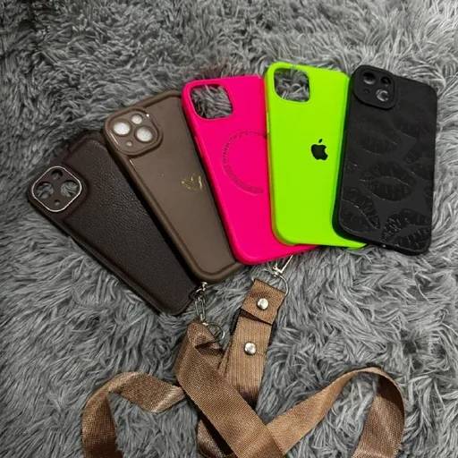 Чехлы на iPhone 13