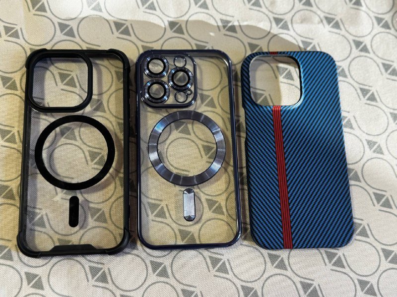 Чехлы для iPhone 15 Pro