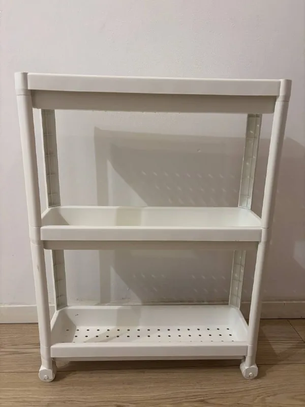 Этажерка IKEA Vesken, кофейник Bialetti, зарядка Apple, мышь Magic Mouse, швабра, вешалки, ботинки Dr Martens, скальные туфли, набор, сумка-холодильник, скакалка, Barbie 1